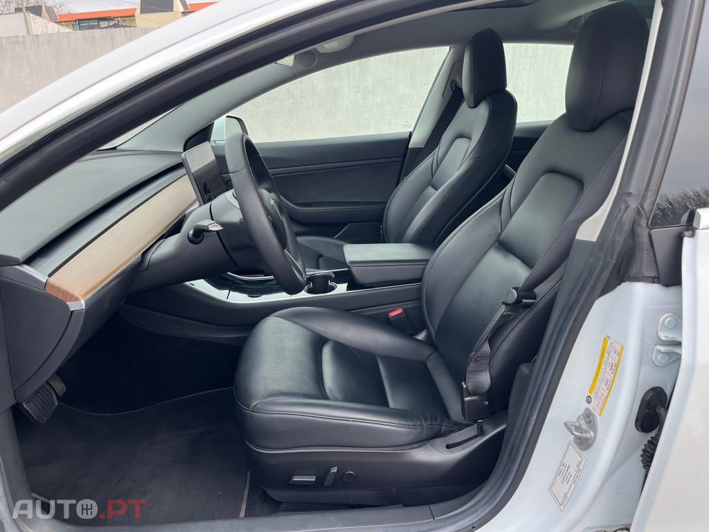 Tesla Model 3 Tração Traseira