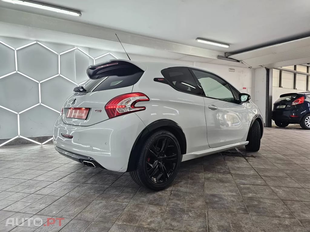 Peugeot 208 GTI 200 THP