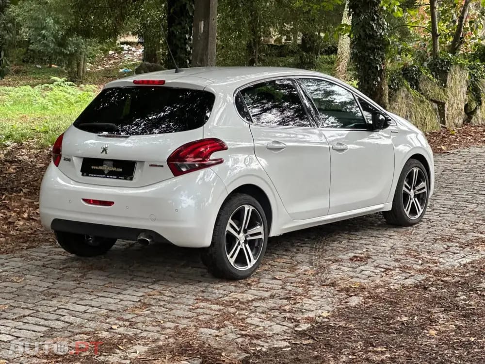 Peugeot 208 1.2 PureTech GT Line