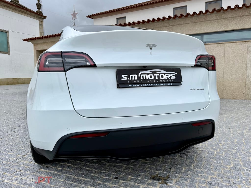 Tesla Model Y Long Range Dual Motor AWD
