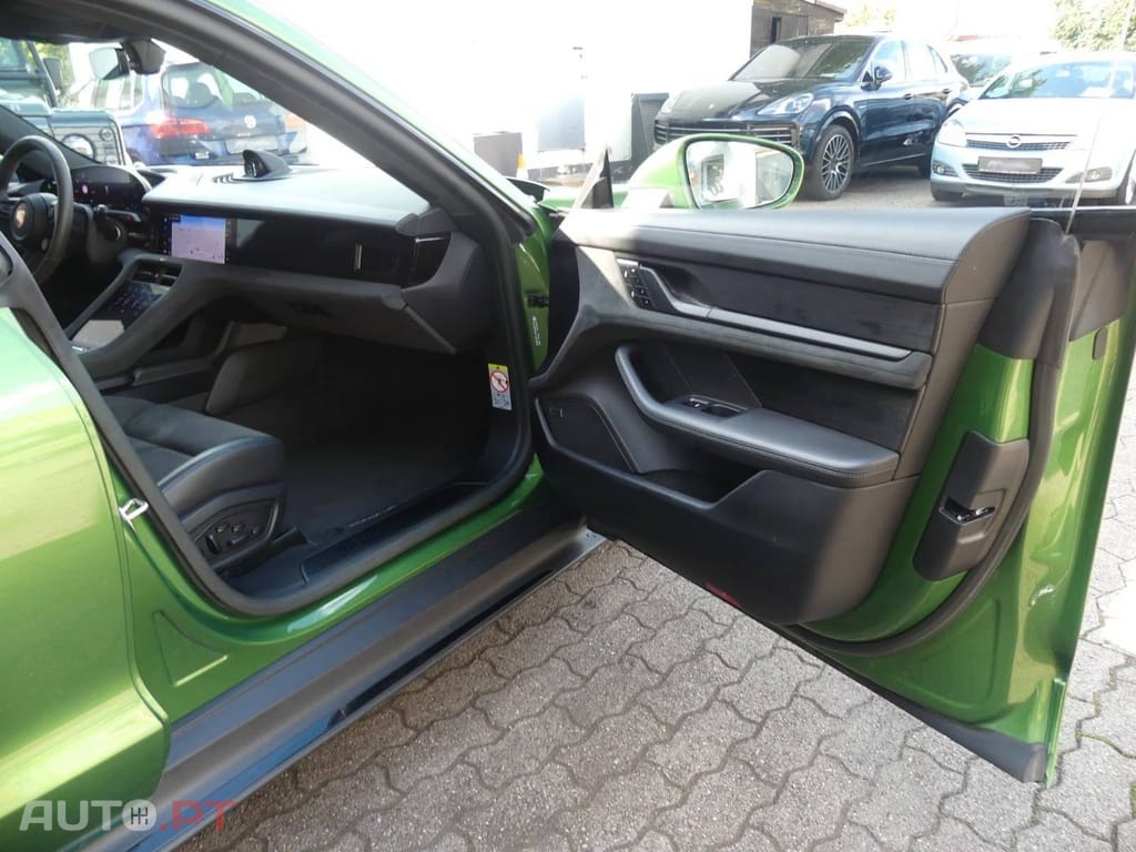 Porsche Taycan ST GTS