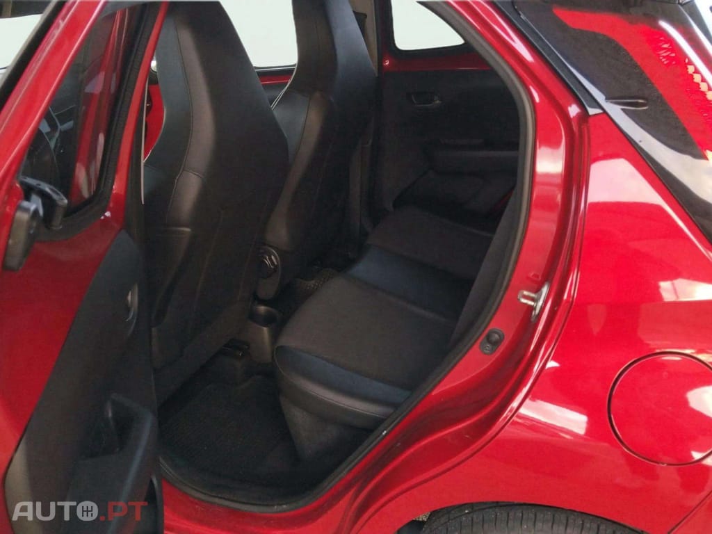 Toyota Aygo 1.0 VVti Exclusive Red