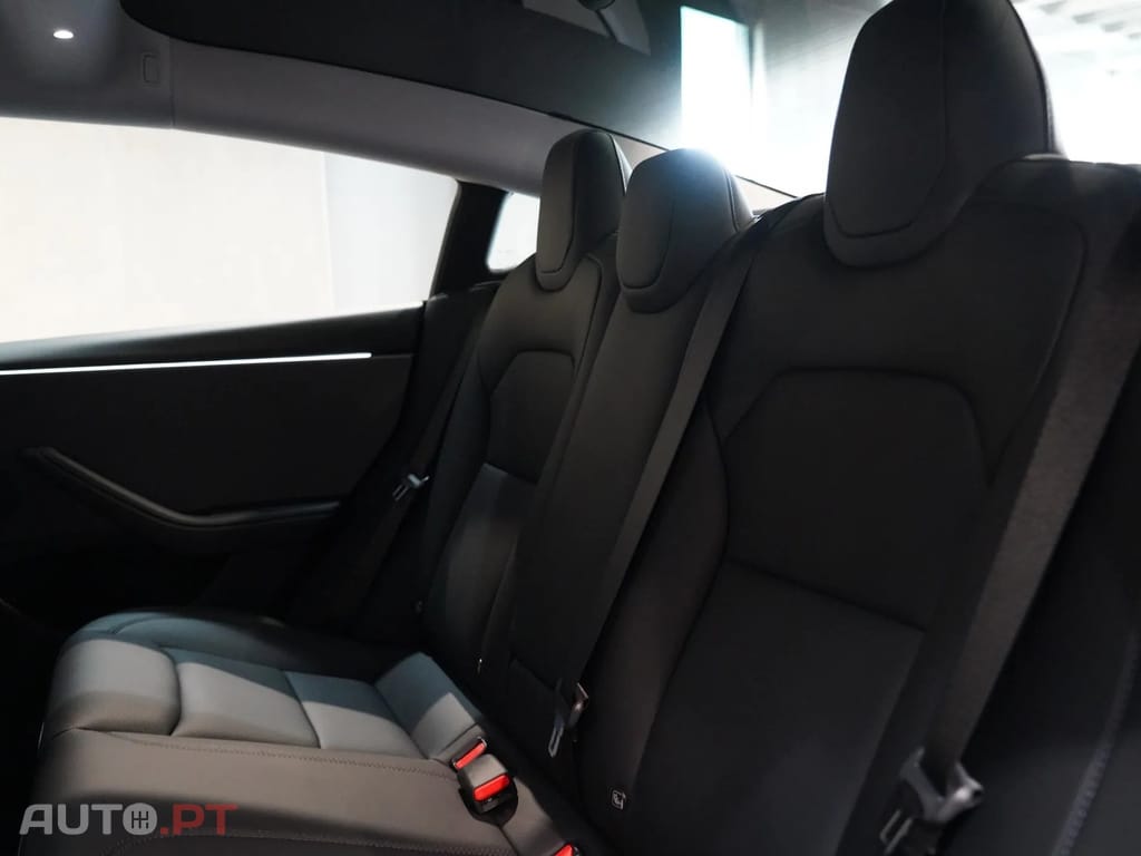 Tesla Model 3 Tração Traseira