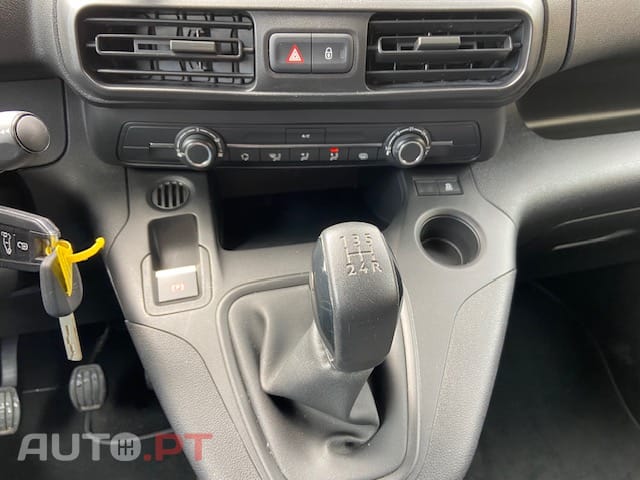 Peugeot Partner 1.6 HDI CARPLAY   100CV