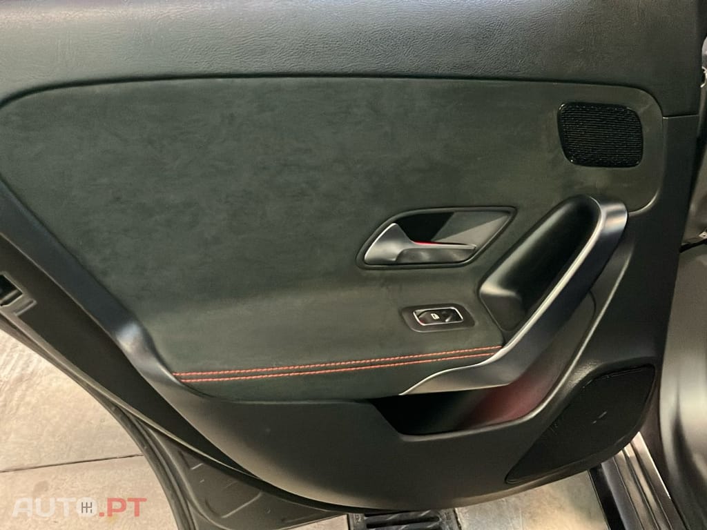 Mercedes-Benz A 35 AMG 4Matic Speedshift DCT 7G