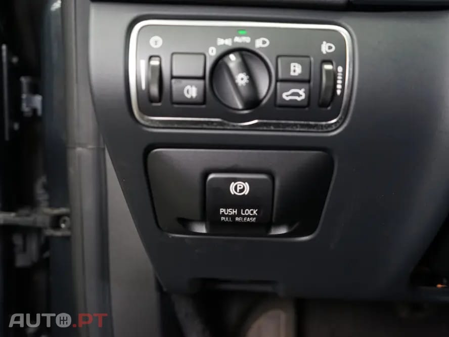 Volvo V60 2.4 D6 Momentum AWD Phev