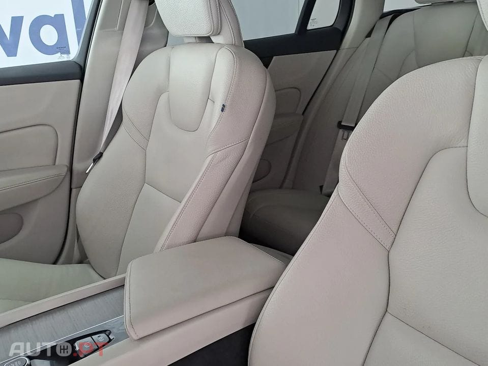 Volvo V60 2.0 B4 Core Auto
