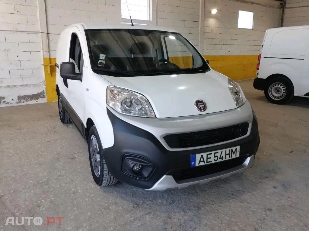 Fiat Fiorino 1.3 M-jet Adventure com 1GD