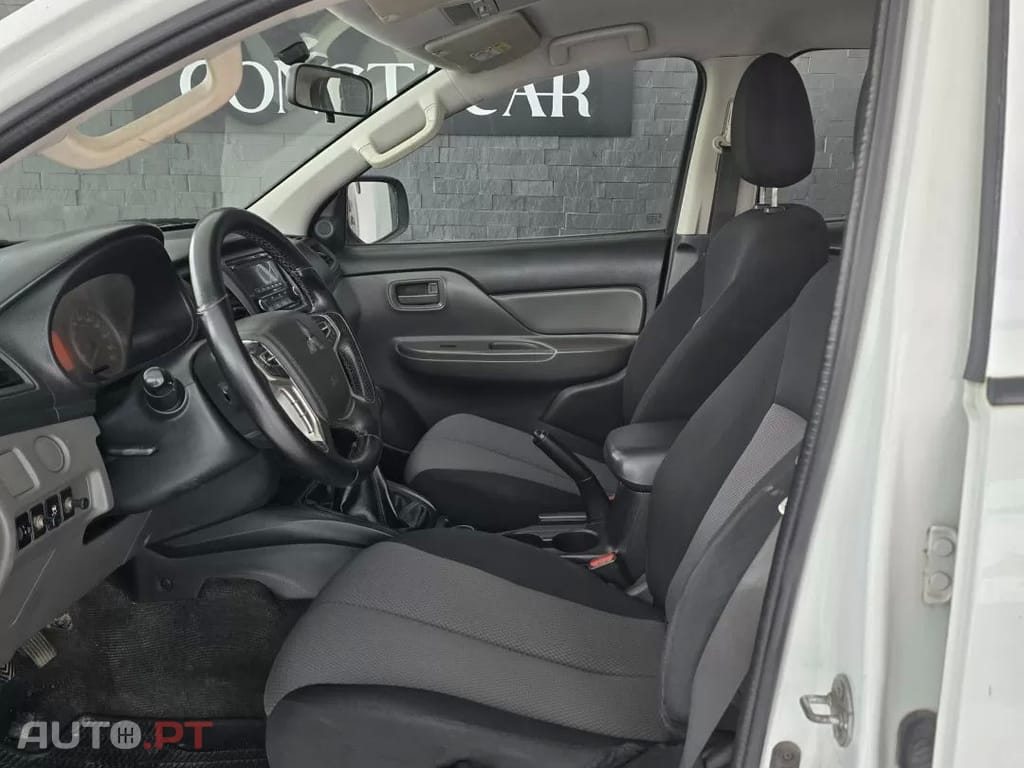 Mitsubishi L200 2.4 DI-D CD Invite 4WD