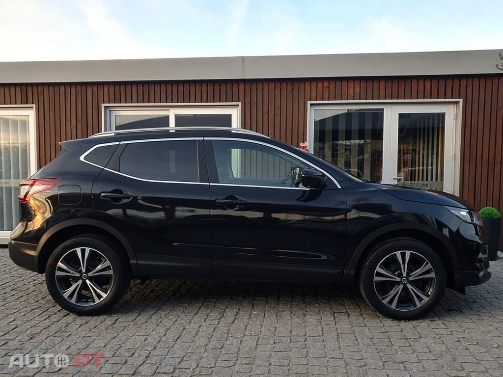 Nissan Qashqai 1.3 DIG-T N-Connecta J18
