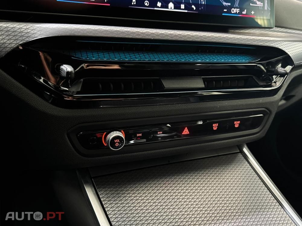 BMW 330 e Pack Desportivo M Auto