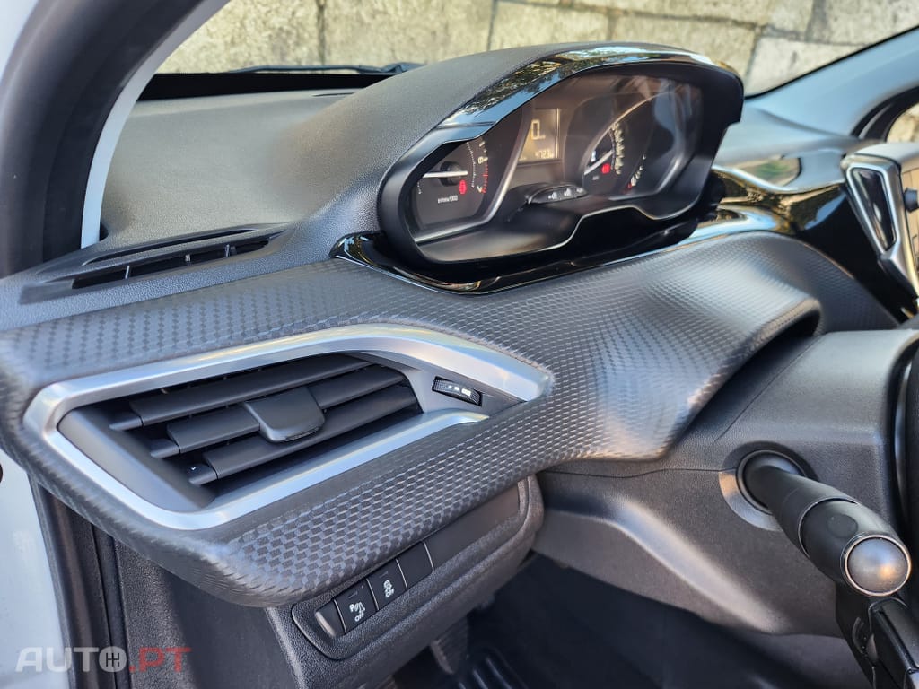 Peugeot 208 1.2 PureTech Style