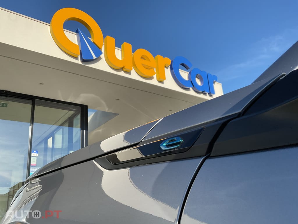 Peugeot E-2008 50 kWh Allure Pack