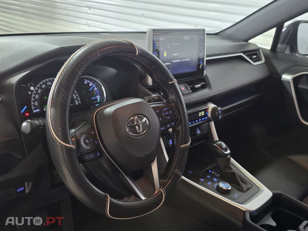 Toyota RAV4 2.5 Plug-in Hybrid Square Collection