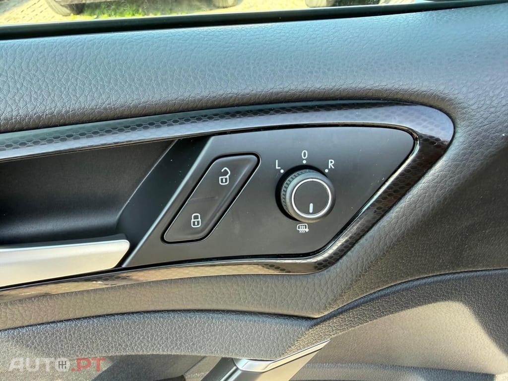 Volkswagen Golf 1.6 TDi Highline DSG