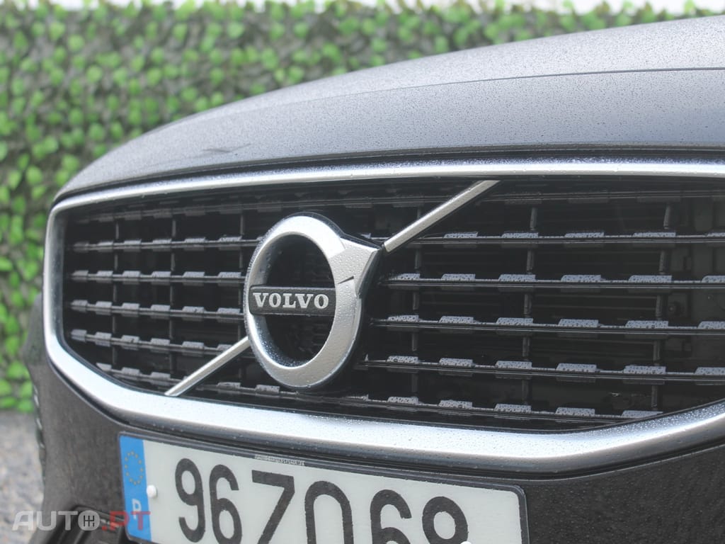 Volvo V60 2.0 T8 AWD TE R-Design