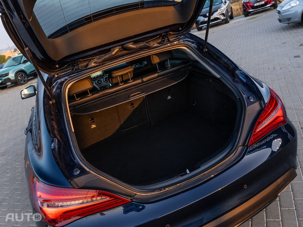 Mercedes-Benz CLA 200 d Shooting Brake Urban Aut. — fotografia 10