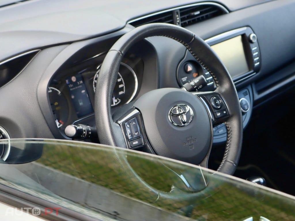 Toyota Yaris 1.5 HSD 20 Anos