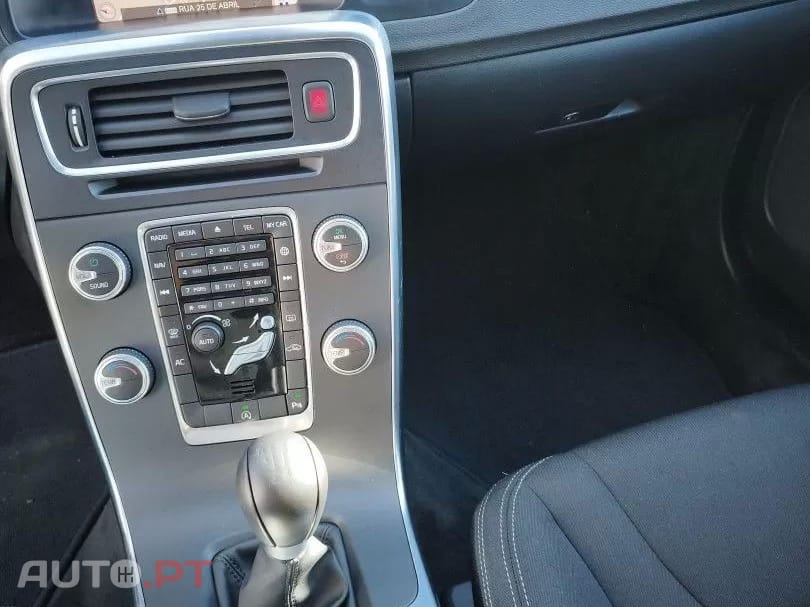 Volvo V60 1.6 D2 Momentum Eco