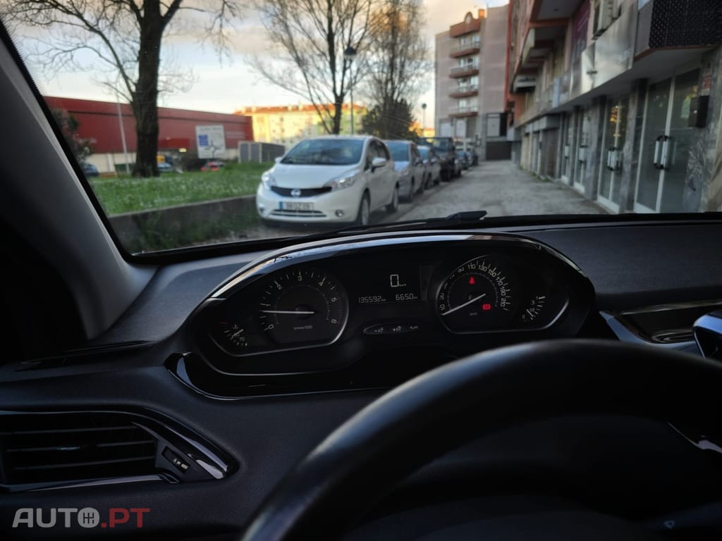 Peugeot 208 1.6 BlueHDi Style