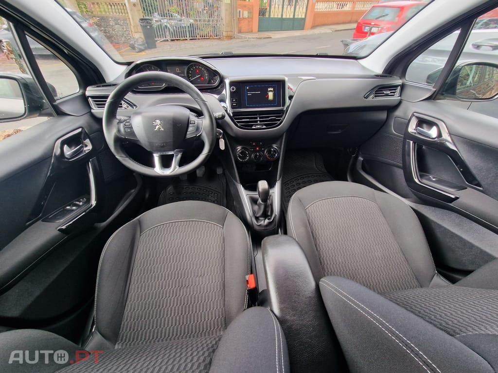 Peugeot 208 1.5 HDI STYLE