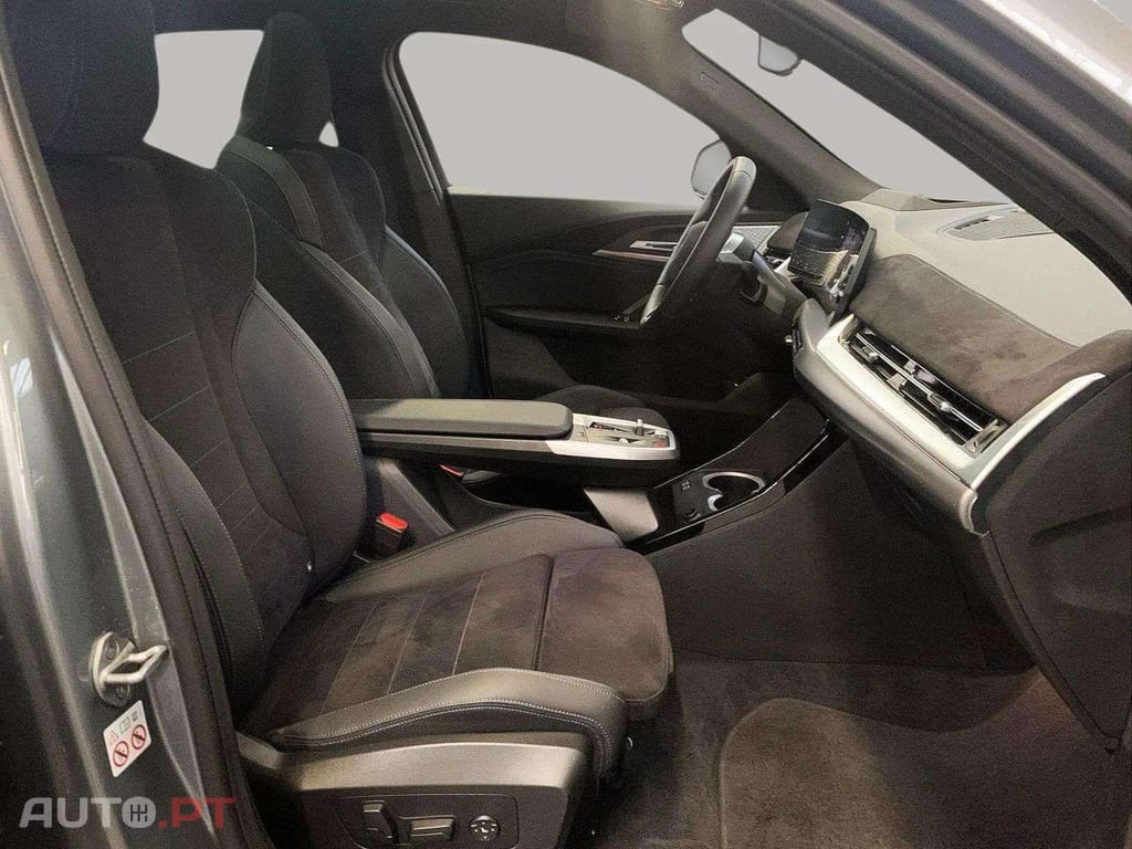 BMW iX2 xDrive30 M Sport