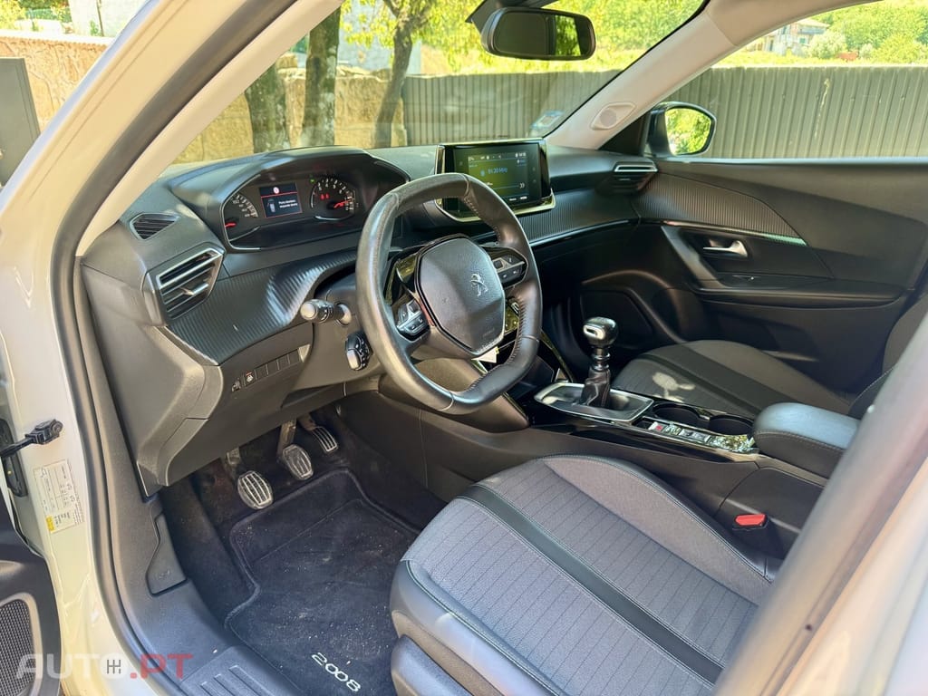 Peugeot 2008 1.5 BlueHDi Allure Pack