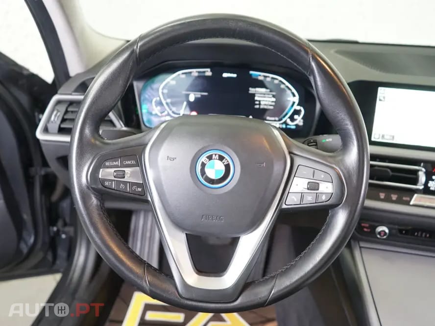 BMW 330 e Aut. Sport Line