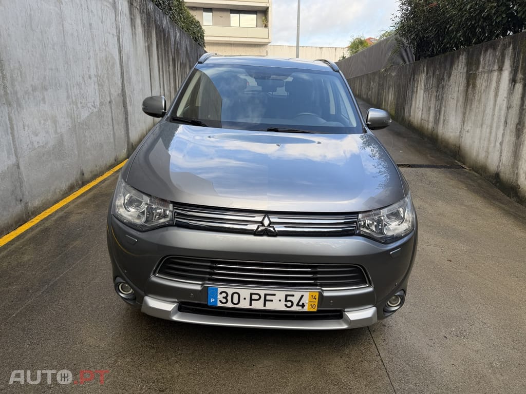 Mitsubishi Outlander 2.0 PHEV Intense Navi