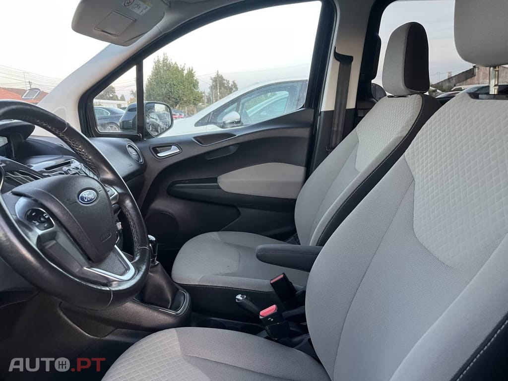 Ford Tourneo 1.5 TDCi Titanium