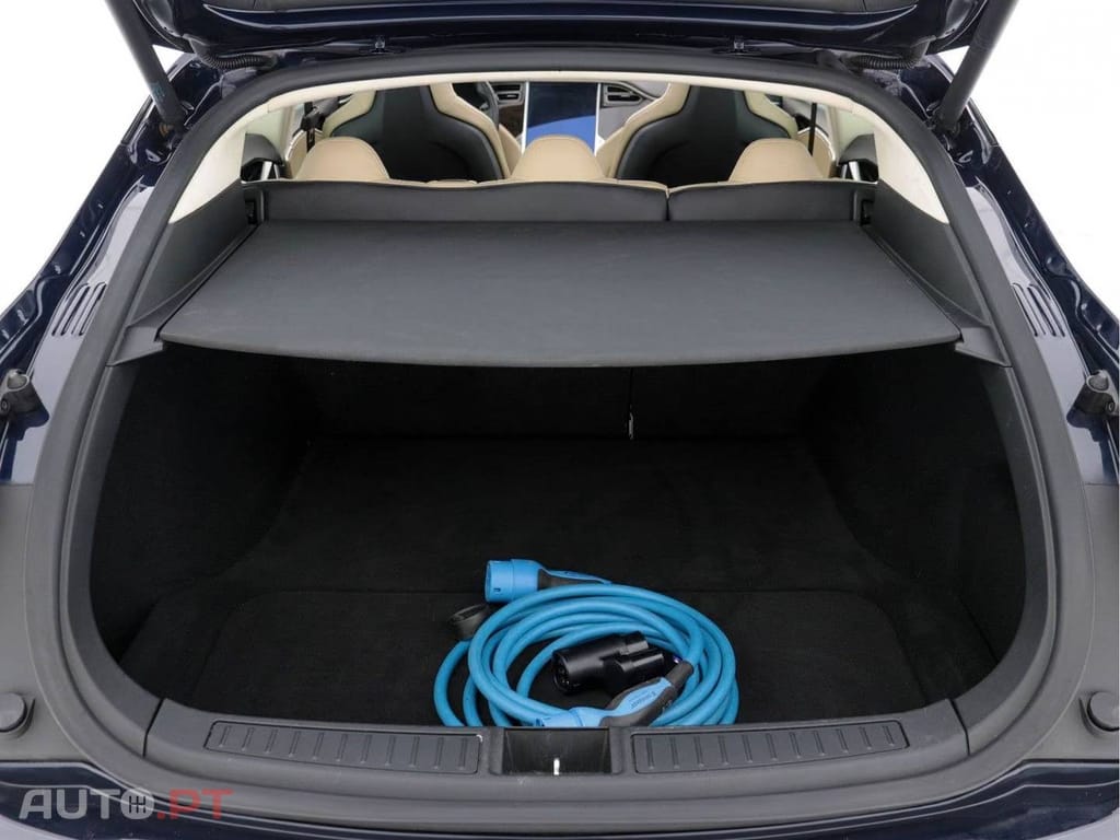 Tesla Model S 85