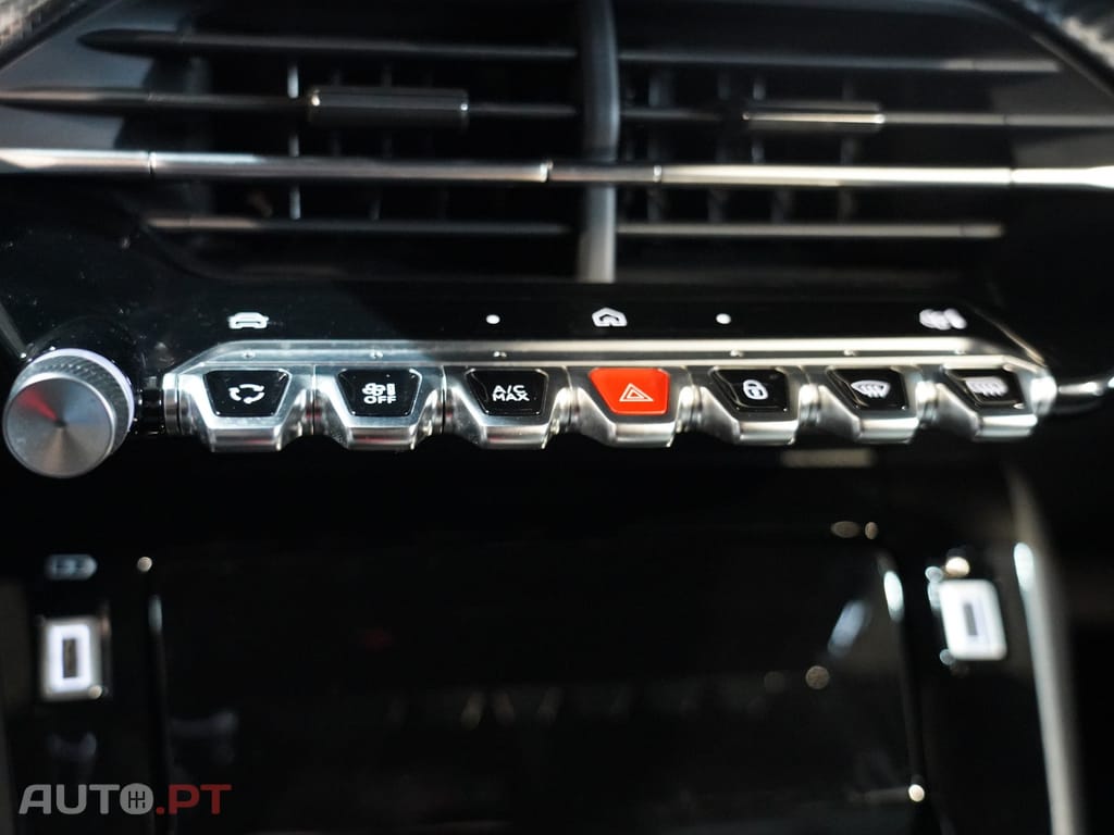 Peugeot 2008 1.2 Hybrid Allure e-DCS6