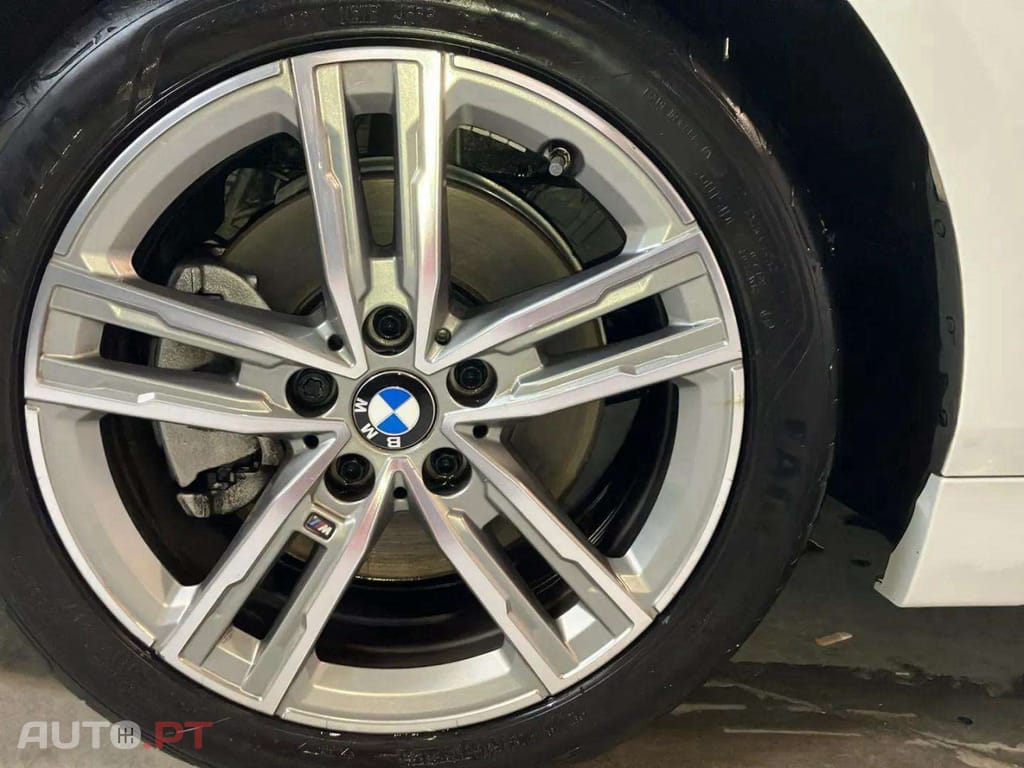 BMW 116 d Pack Desportivo M Auto