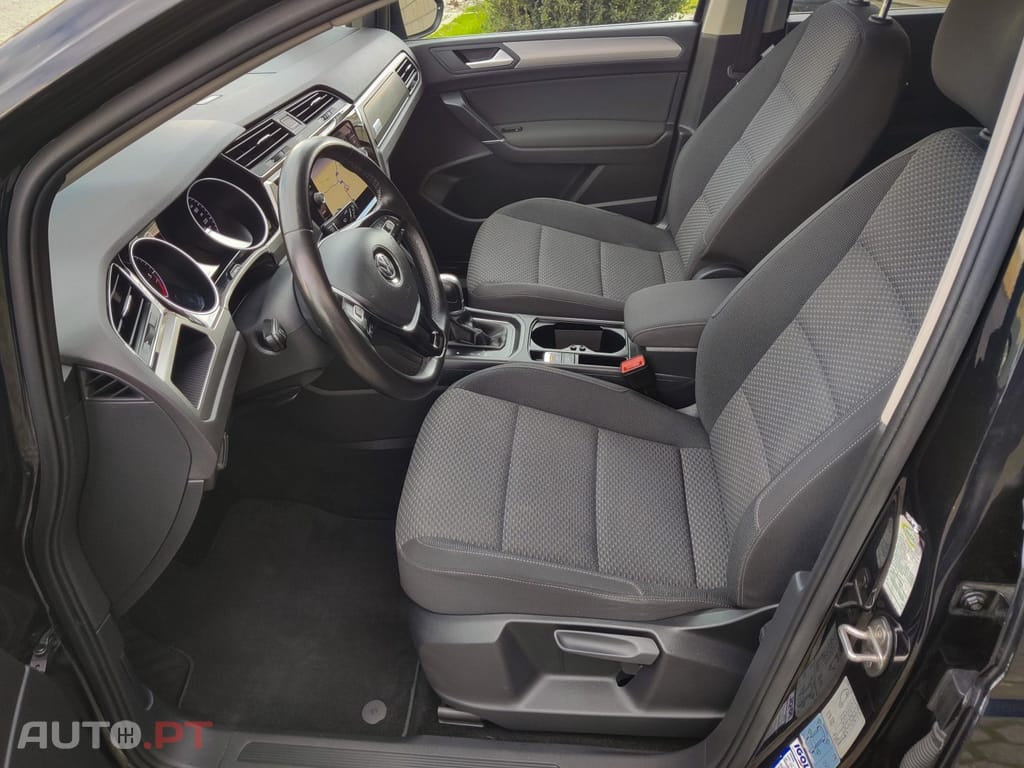 Volkswagen Touran 1.6 TDI Confortline DSG