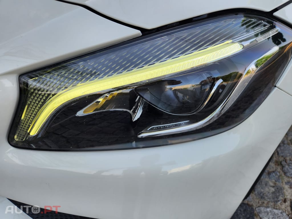 Mercedes-Benz A 180 d AMG Line