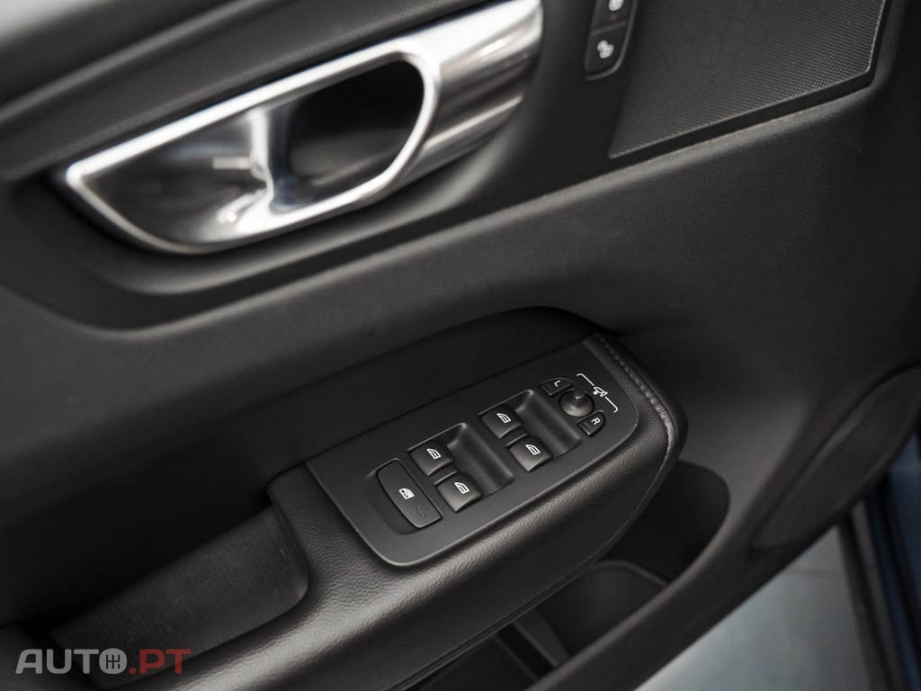 Volvo XC60 2.0 T6 PHEV Inscription Expression AWD