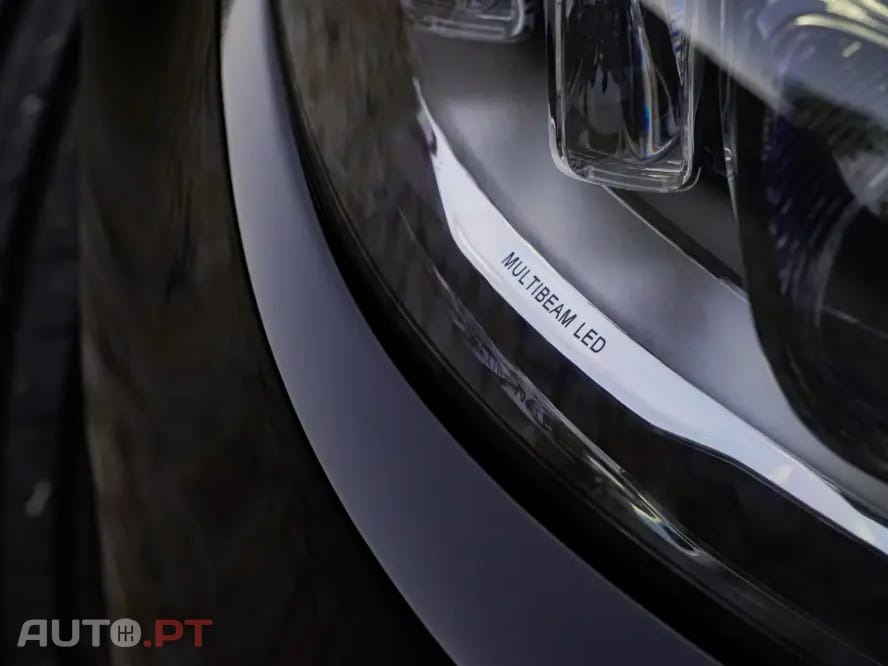 Mercedes-Benz C 300 Outro