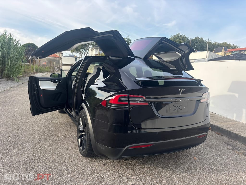Tesla Model X 100 kWh Long Range Plus AWD