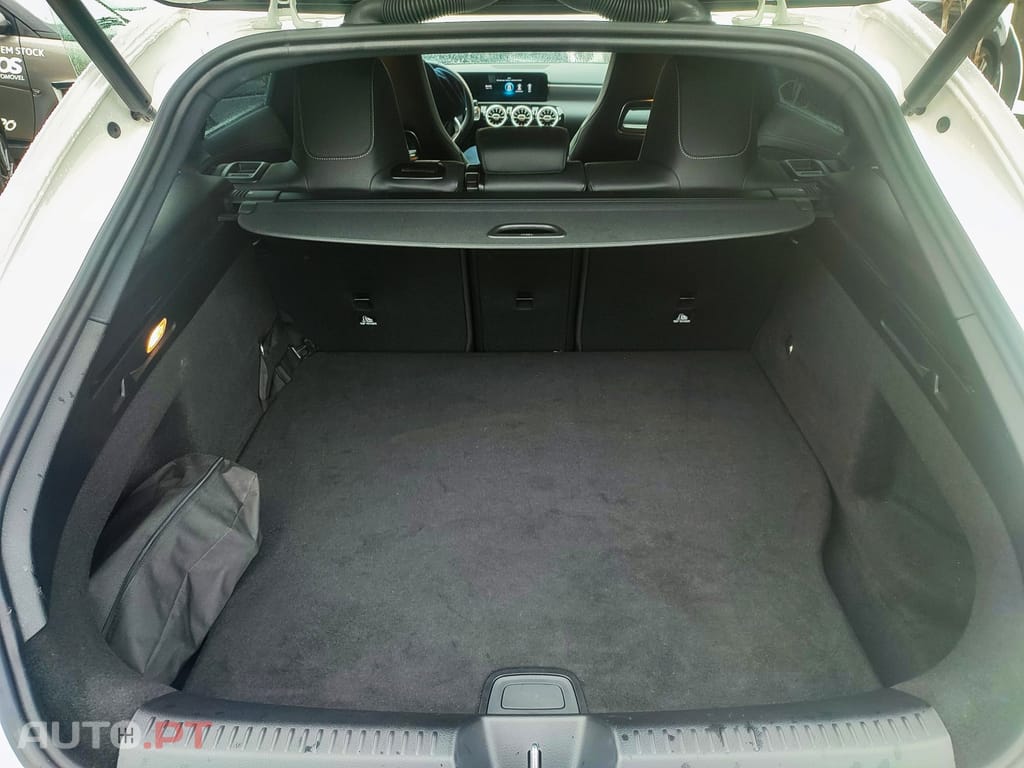 Mercedes-Benz CLA 250 e Shooting Brake AMG Line