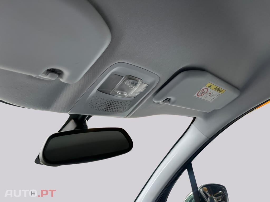 Peugeot 2008 1.2 e-VTi Style