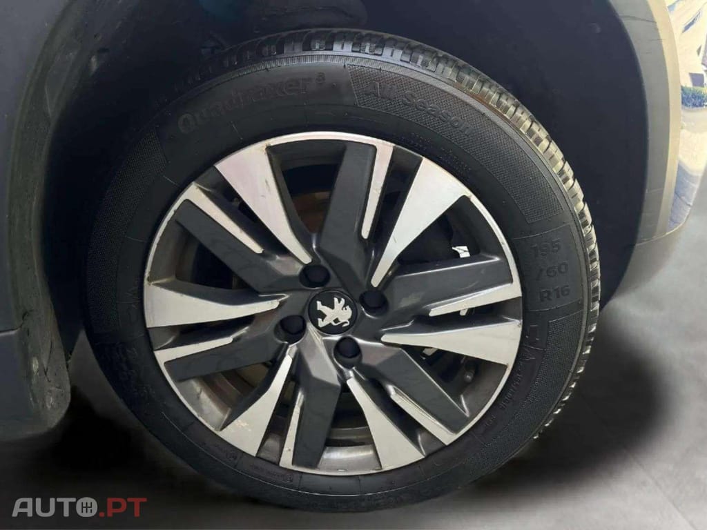 Peugeot 2008  1.2 PureTech Allure CROSSWAY
