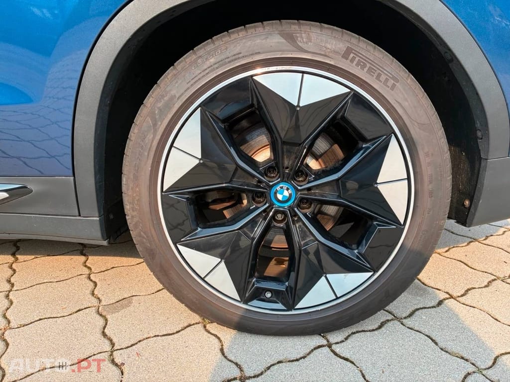 BMW iX3 Impressive