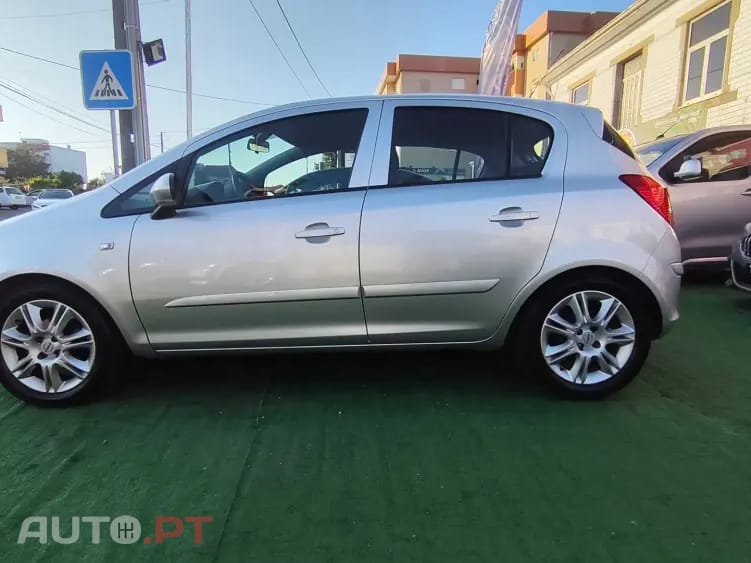 Opel Corsa 1.2 Enjoy
