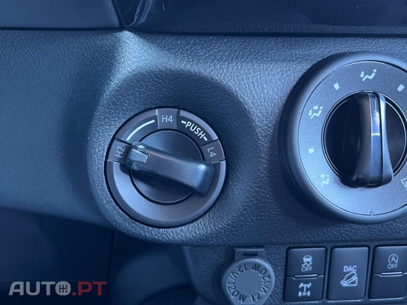 Toyota Hilux 2.4 D-4D 4WD CD CM Aut.