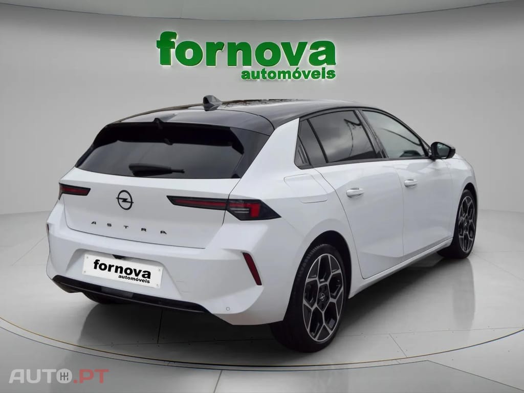Opel Astra 1.2 T GS Aut.