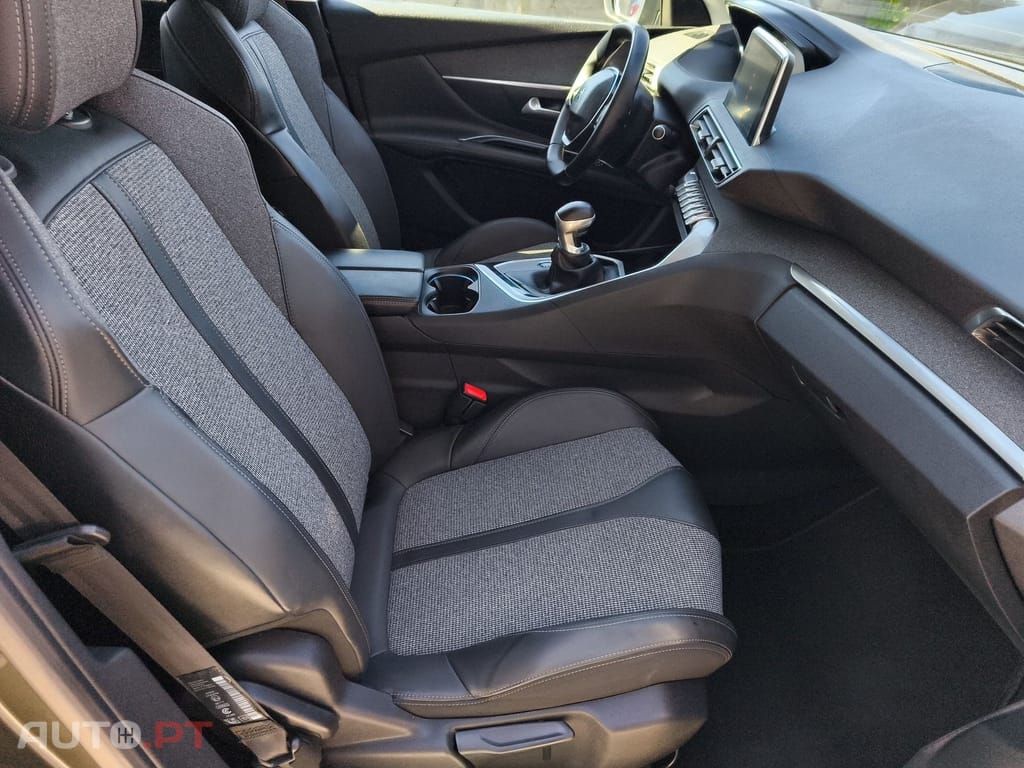 Peugeot 3008 1.2 PureTech Allure