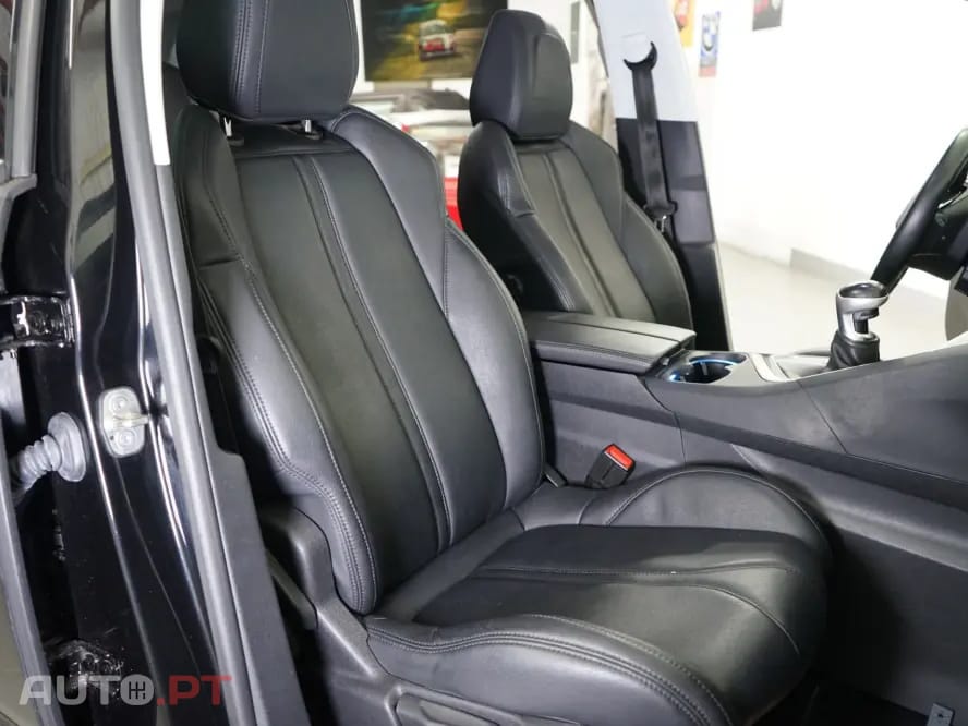 Peugeot 5008 1.2 PureTech Allure Pack