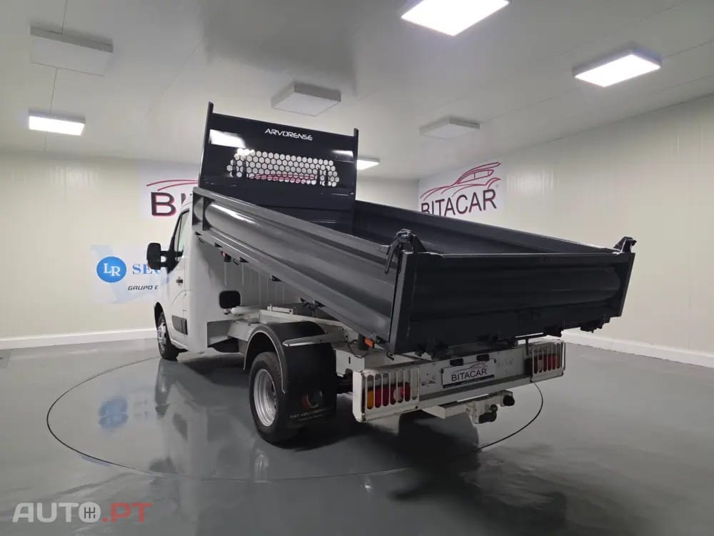 Renault Master 2.3 DCI 130CV BASCULANTE
