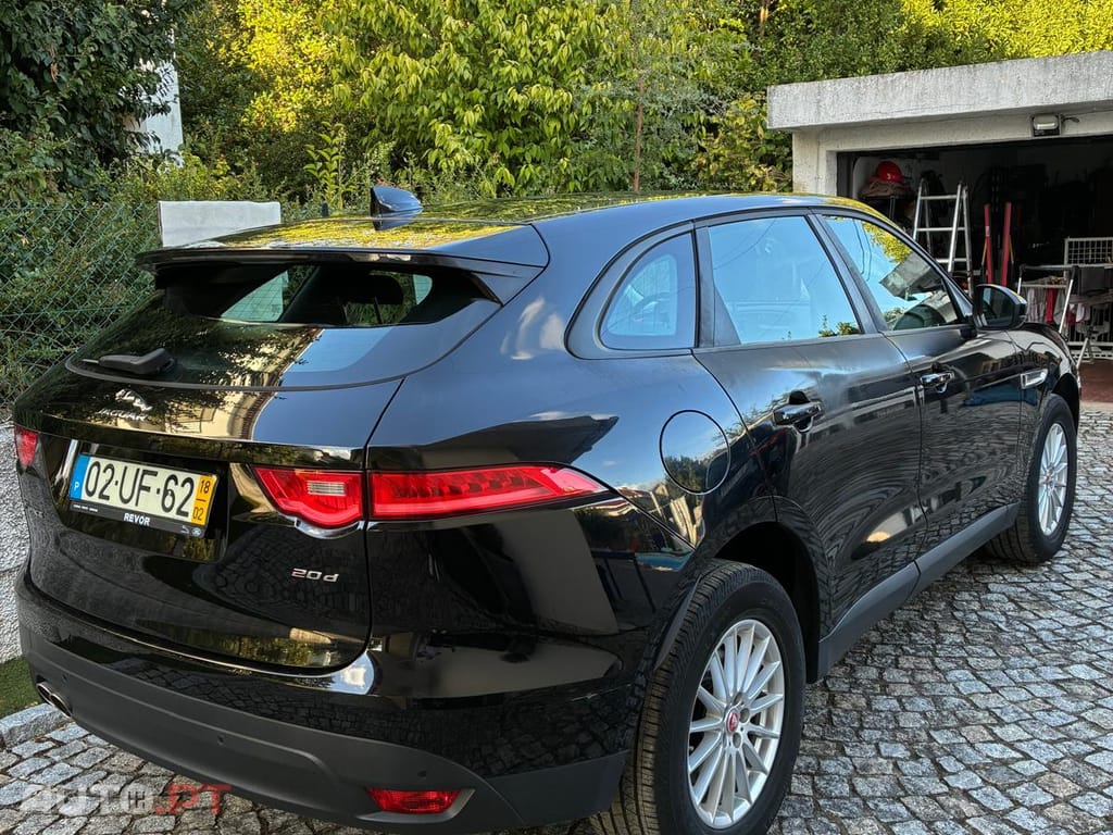 Jaguar F-Pace 2.0D 180HP PURE AUTO