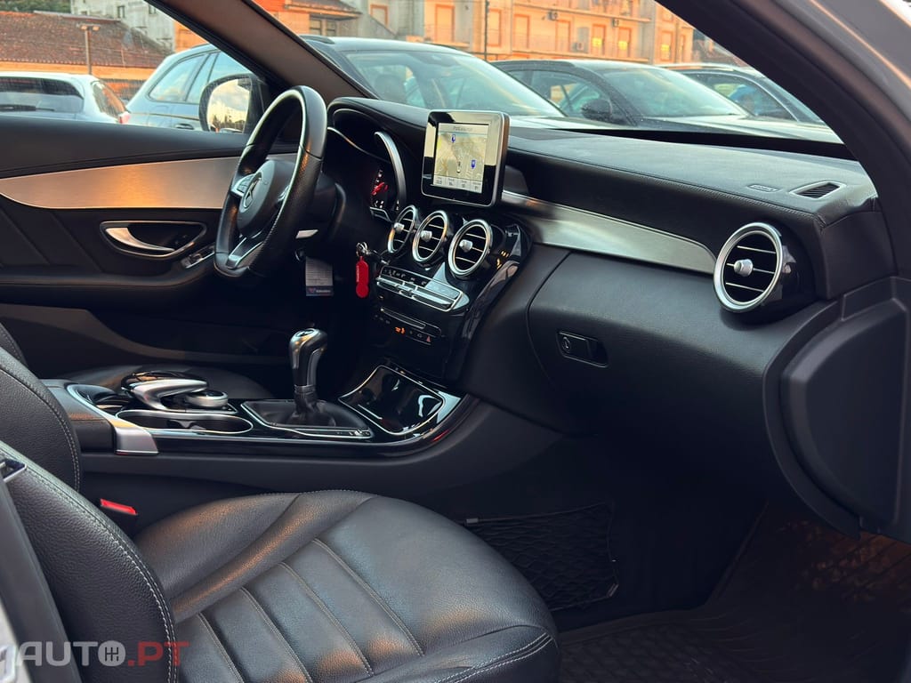 Mercedes-Benz C 220 d AMG Line
